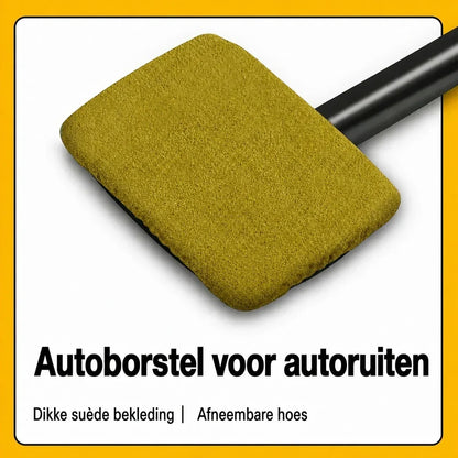 Klarvanta entfernt Beschlag von der Innenseite einer Autoscheibe